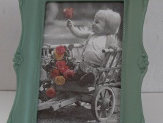 obrázek - dítě a konev