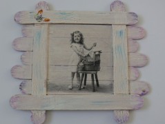 obrázek - dítě a konev