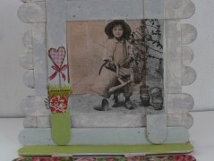 obrázek - dítě a konev