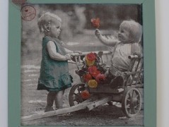 obrázek - dítě a konev