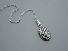 Ve fialové krajce - náhrdelník