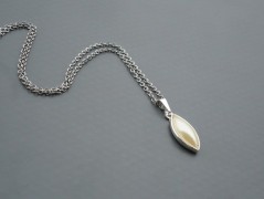 Ve fialové krajce - náhrdelník