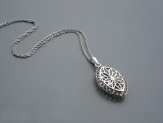 Ve fialové krajce - náhrdelník