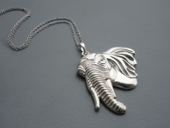 Ve fialové krajce - náhrdelník