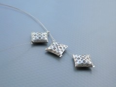 Ve fialové krajce - náhrdelník