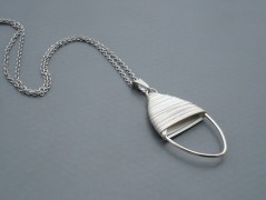 Ve fialové krajce - náhrdelník