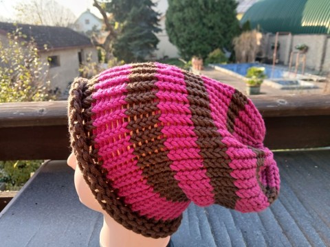 Pletená spadlá čepice maliny a čoko dárek zima žena zimní teplá muž 