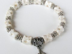Náramek s perlami