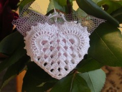 Háčkovaná velká šiška s kraječkou