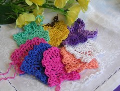 Háčkovaná velká šiška s kraječkou