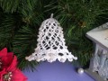 Háčkovaný zvonek, bílý s perličkami