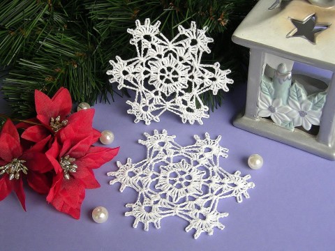 Háčkovaná vločka č.30 dekorace sníh zima vánoce háčkovaná vánoční háčkování ozdoba háčkované led stromeček hvězdička sněhová vločka sněhová vločka svátky na pověšení vánoční ozdoby vánoční dekorace sněhové vločky háčkované ozdoby háčkované vločky váza s chvojím ozdba na stromeček 