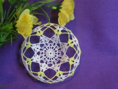 Háčkovaná velká šiška s kraječkou