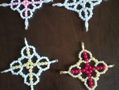 vajičko - závěs z korálků