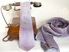 Hedvábný šátek Violet.