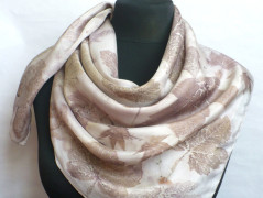 Hedvábný šátek Violet.