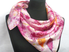 Hedvábný šátek Violet.