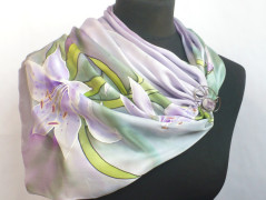 Hedvábný šátek Violet.