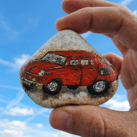 Émbéčko kámen talisman červené oblázek auto těžítko kamínek veterán pro muže pro pány pro kluky malovaný kamínek malovaný kámen škoda 1000 mb embéčko škodovka 