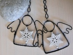 Andělíček dřevěný