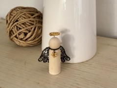 Andělíček dřevěný