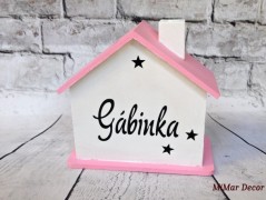 Dřevěná pokladnička se jménem