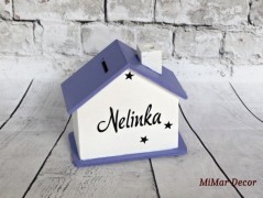 Dřevěná pokladnička se jménem