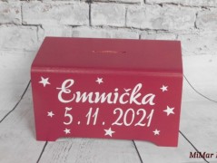 Dřevěná pokladnička se jménem