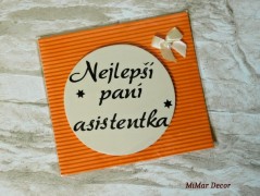 Dřevěná pokladnička se jménem