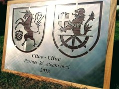 Držák na medaile - POŘÁD Z SVÝM