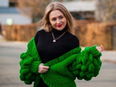 Tyrkysový dětský kabátek s kapucí