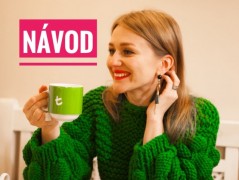 Tyrkysový dětský kabátek s kapucí