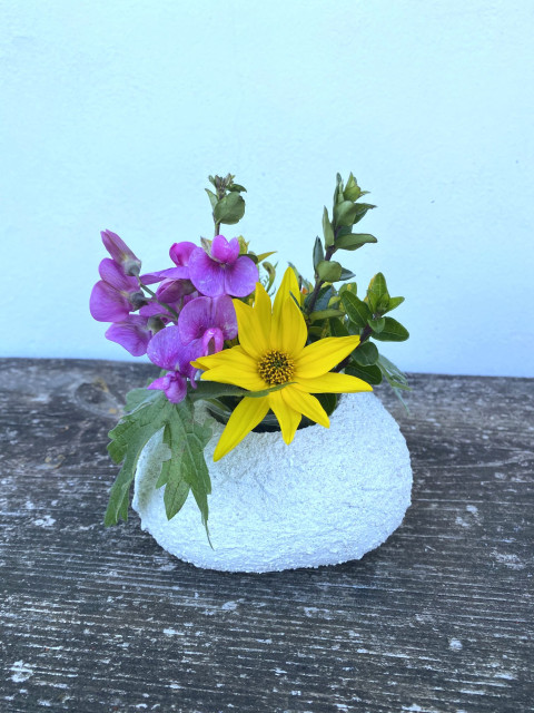 Květinový valoun, imitace kamene elegantní květináč zahrada bílý valoun imitace kamene zenová 