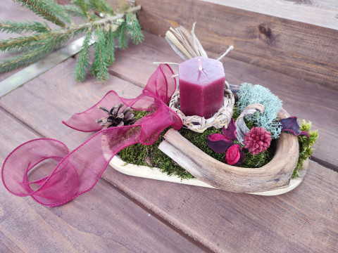 Přírodní, vánoční, vínové aranžmá vánoce mašle přírodní tácek vínová aranžmá šišky 