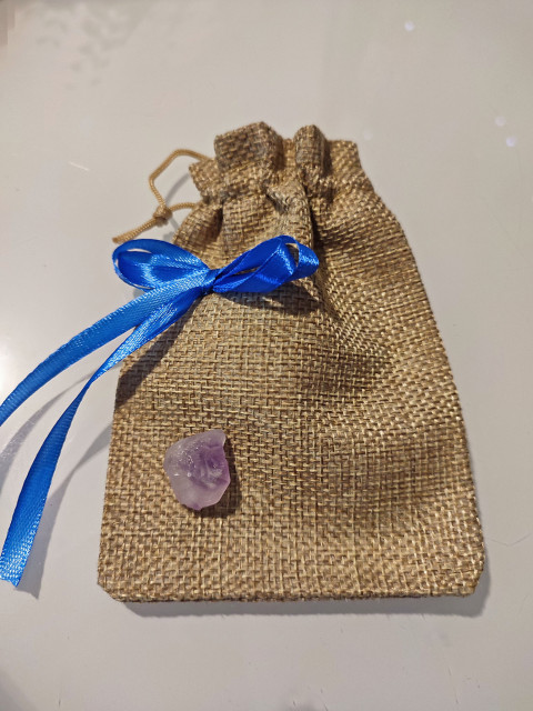 Talisman, Ametyst pro klid talisman relaxace minerál ametyst ochrana klid jutový dárkový pytlíček koncentrace 