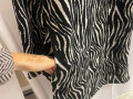 Dámské svetrové šaty zebra