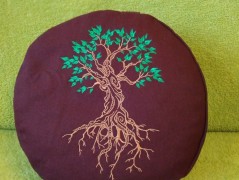 Meditační polštář s výšivkou