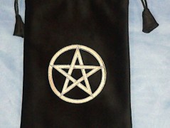 Meditační polštář s výšivkou