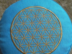 Meditační polštář s výšivkou