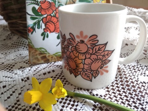 Porcelánový hrnek ručně malovaný dárek hrnek hrníček mamince k svátku porcelánový hrnek malovaný hrnek follor 