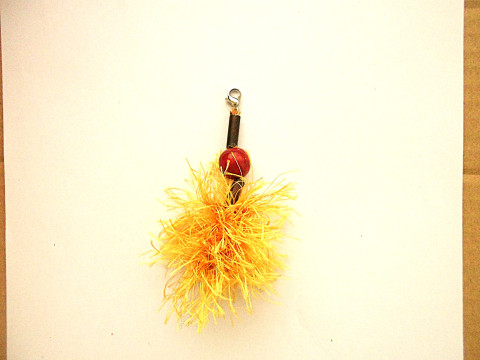 Háčkovaný přívěsek s korálky kabelka kov batoh hnědá přívěšek klíče 