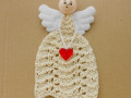 Pletený andělíček k zavěšení