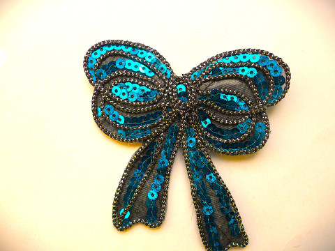 Brož mašle brož korálky motýl černá stříbrná 