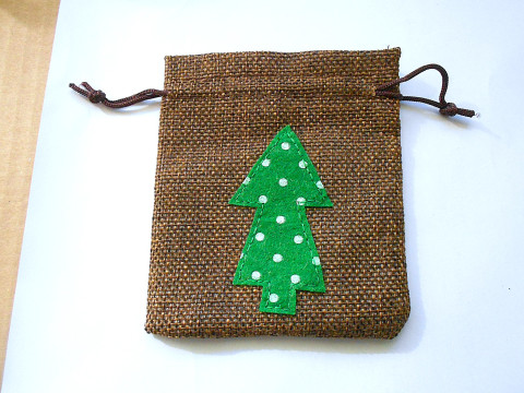 Dárkový pytlík se stromečkem zelená vánoce pytlík hnědá juta 