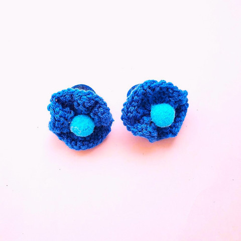 Pletená gumička do vlasů vlasy modrá akryl gumička 