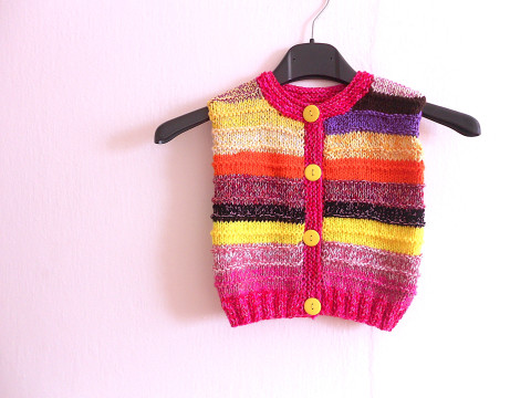 Vestička s merinem vel. 68-74 červená oranžová fialová akryl vesta merino 