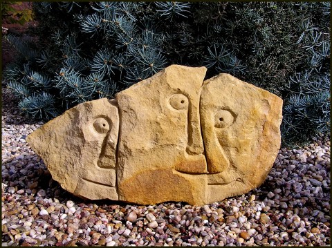 PLASTIKA Z PÍSKOVCE - * RODINA 3* 