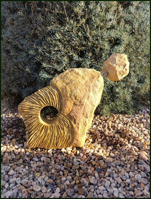 SOCHA Z PÍSKOVCE  - *MINULOST* plastika socha skulptura zahradní socha socha z pískovce exteriérová socha socha do zahrady. sochy z pískovce 