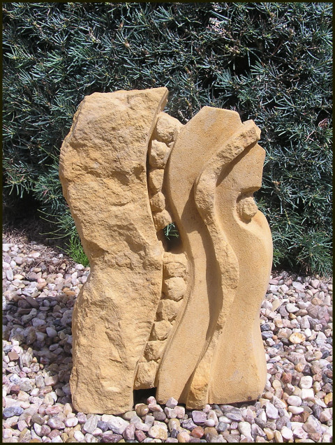 SOCHA Z PÍSKOVCE *SPŘÍZNĚNÉ DUŠE* plastika socha sochy skulptura zahradní socha socha z pískovce socha do zahrady. sochy z pískovce exteriérová socha z kamene 