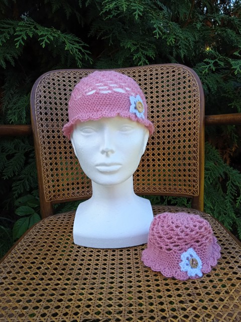 Čepice pro maminku a dceru růžičky 